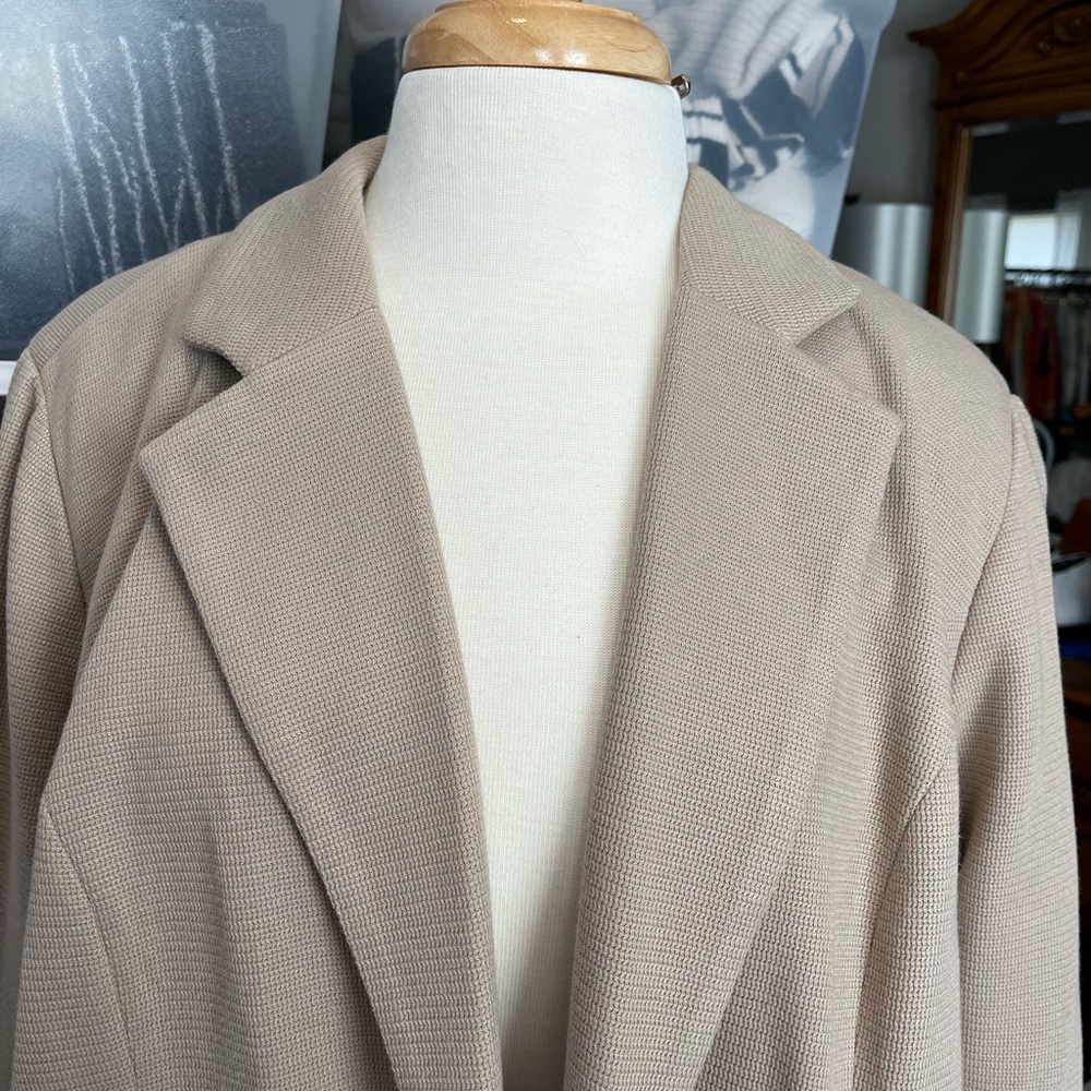 Tan Jacket - Picture 4 of 11